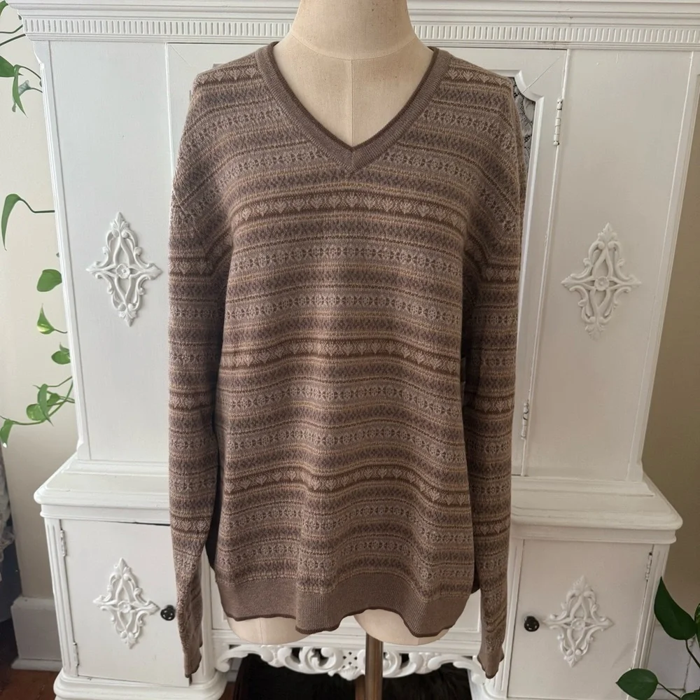 Brooks Brothers Extra Fine Italian  Merino Wool V Neck Sweater Jumper